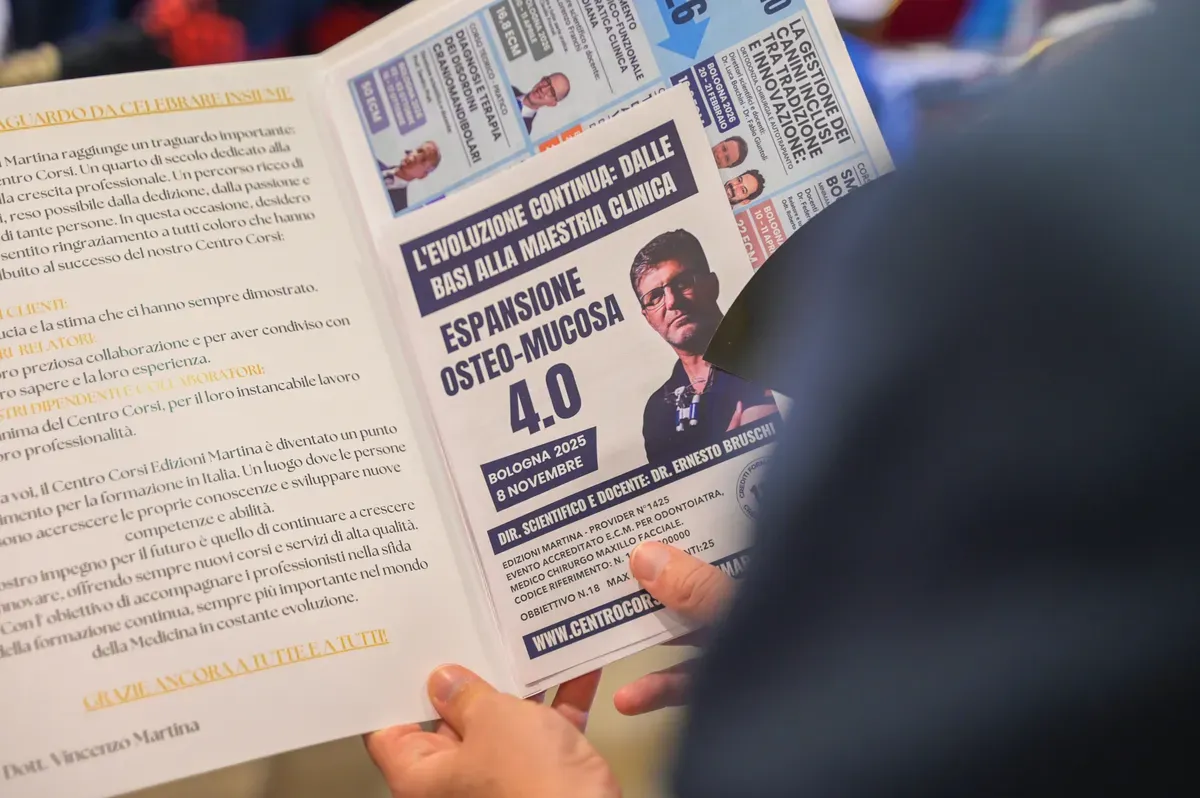 Brochure Edizioni Martina con la locandina del corso Espansione Osteo-Mucosa 4.0 a Bologna
